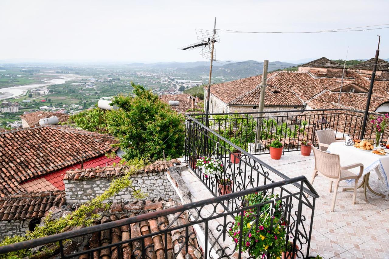 Guest House Luli Берат Екстер'єр фото