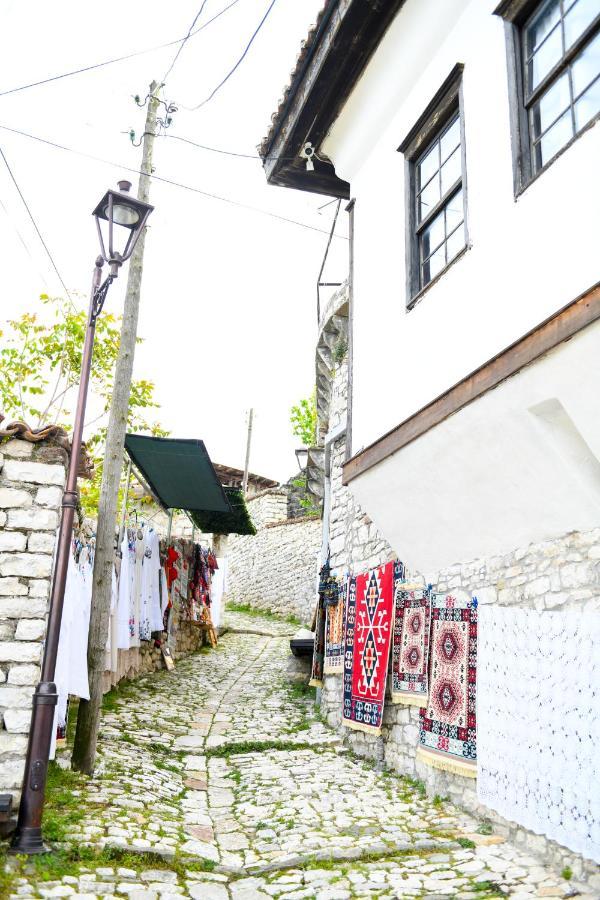 Guest House Luli Берат Екстер'єр фото