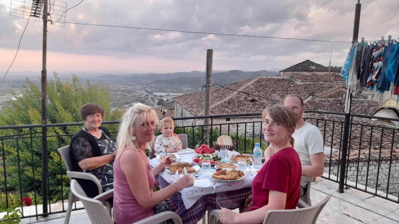 Guest House Luli Берат Екстер'єр фото
