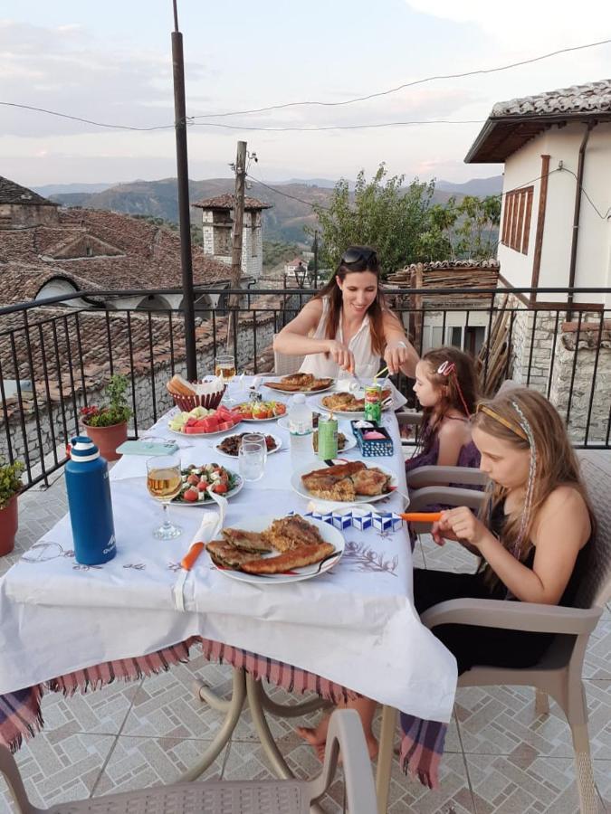 Guest House Luli Берат Екстер'єр фото