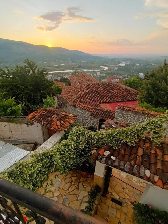 Guest House Luli Берат Екстер'єр фото