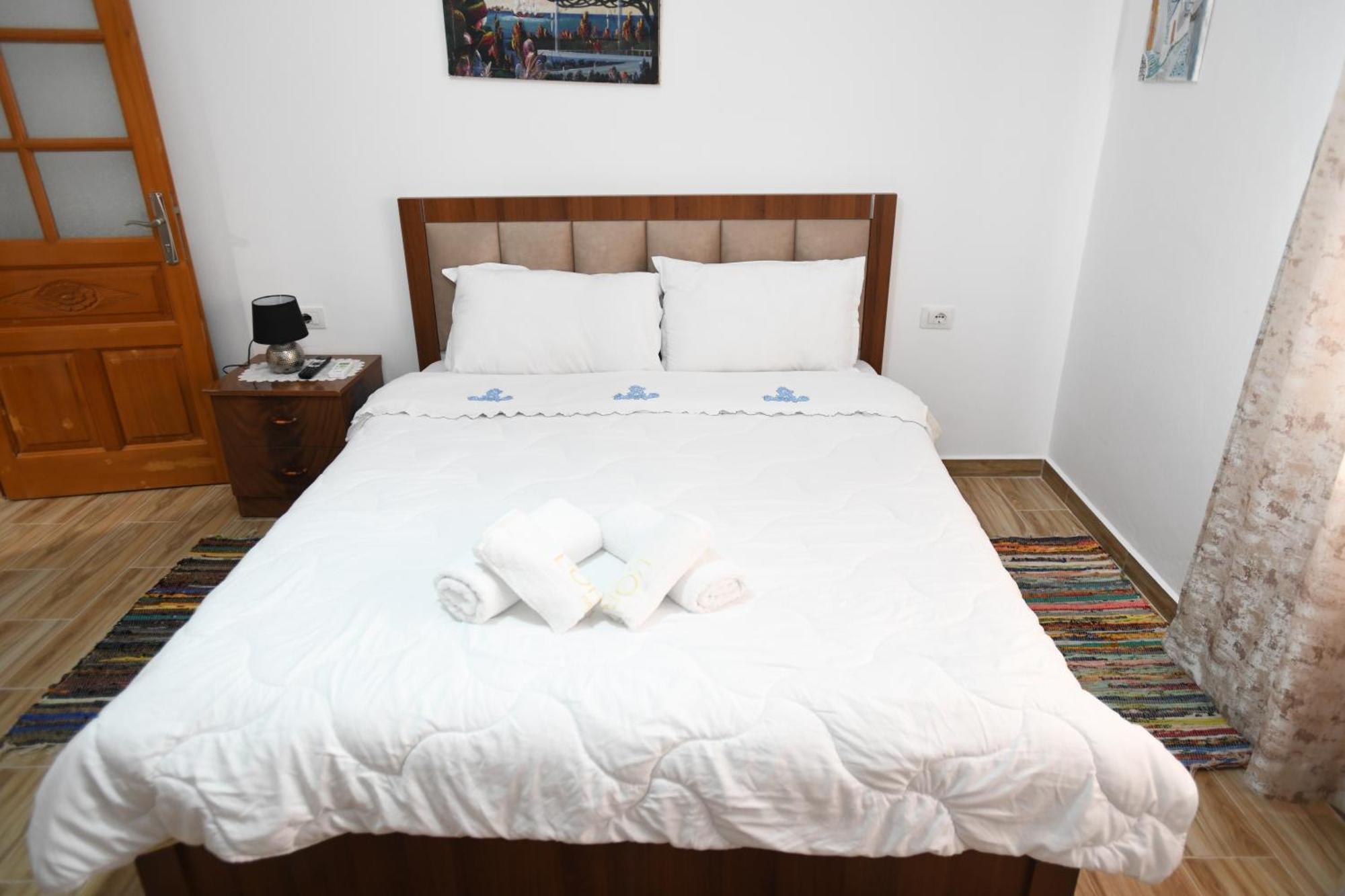 Guest House Luli Берат Екстер'єр фото
